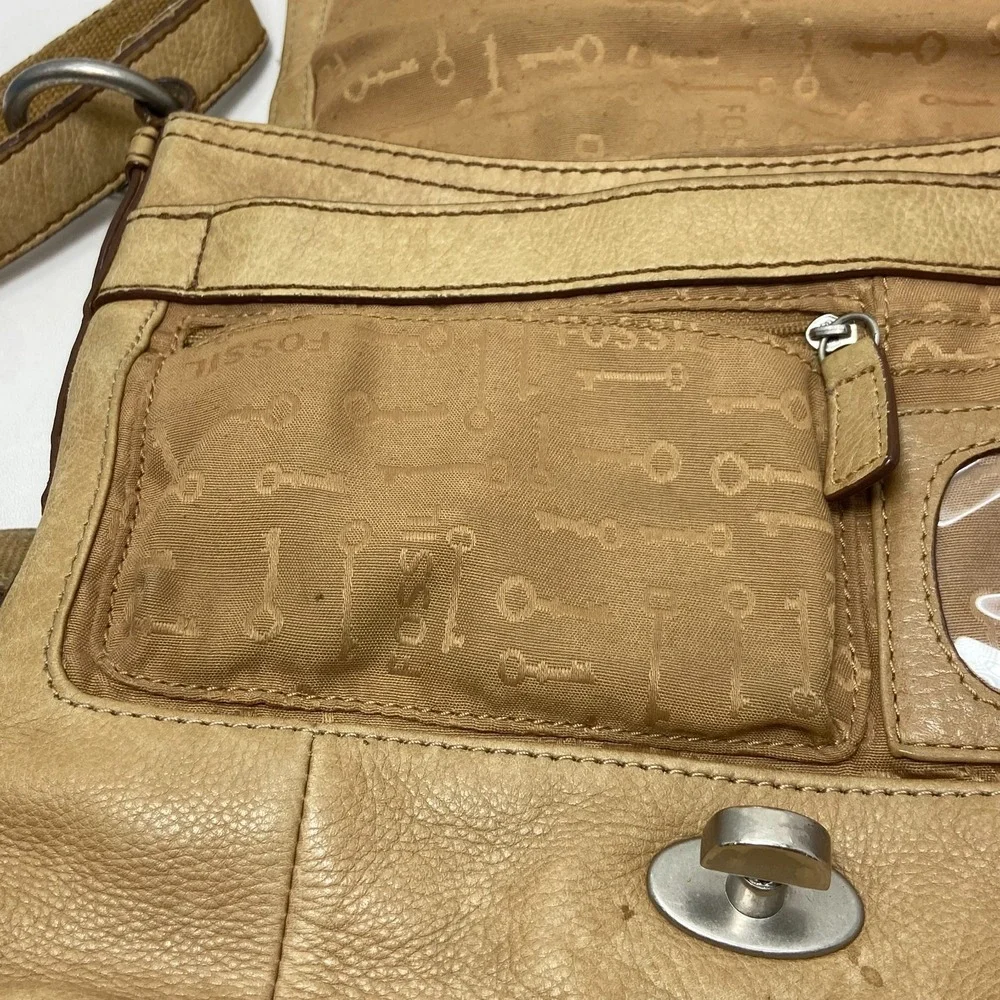 VTG Fossil Maddox Distressed Light Brown Leather Crossbody Messenger‎ Bag